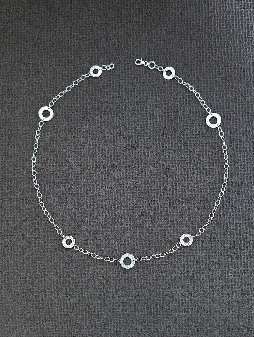 Silver🤍 Stationary Open Circles⭕️ Necklace - NWOT - Picture 15 of 15